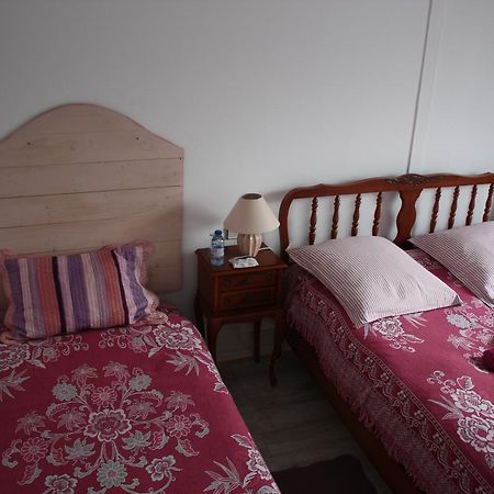 Yec'Hed Mat Bed and Breakfast Saint-Nicolas-du-Pélem Exteriör bild
